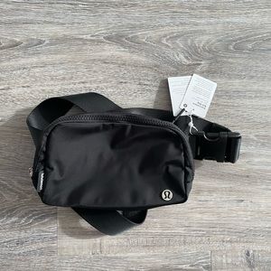 Brand new Lululemon Everywhere Belt Bag Fanny pack black
